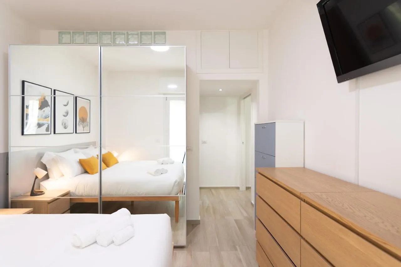Isola-Zara Modern Apartment, Duomo In 10Min Milan 0*,  Italy